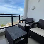 Modern Apartment In Laguito